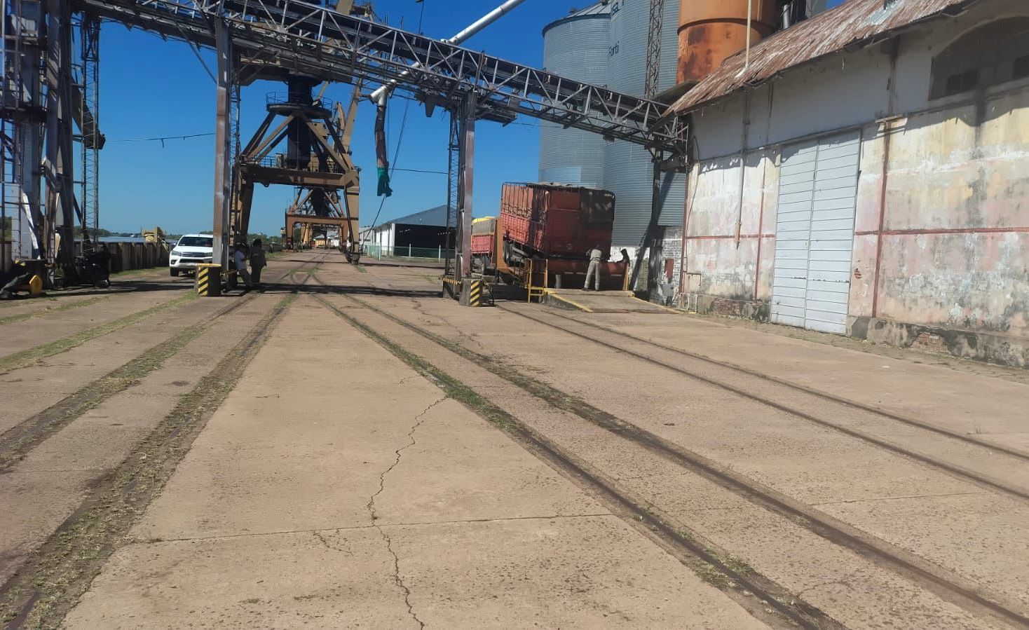 *EL PUERTO DE BARRANQUERAS INICIO EL AÑO CON LA RECEPCIÓN DE 150 TONELADAS DE SEMILLAS DE GIRASOL*