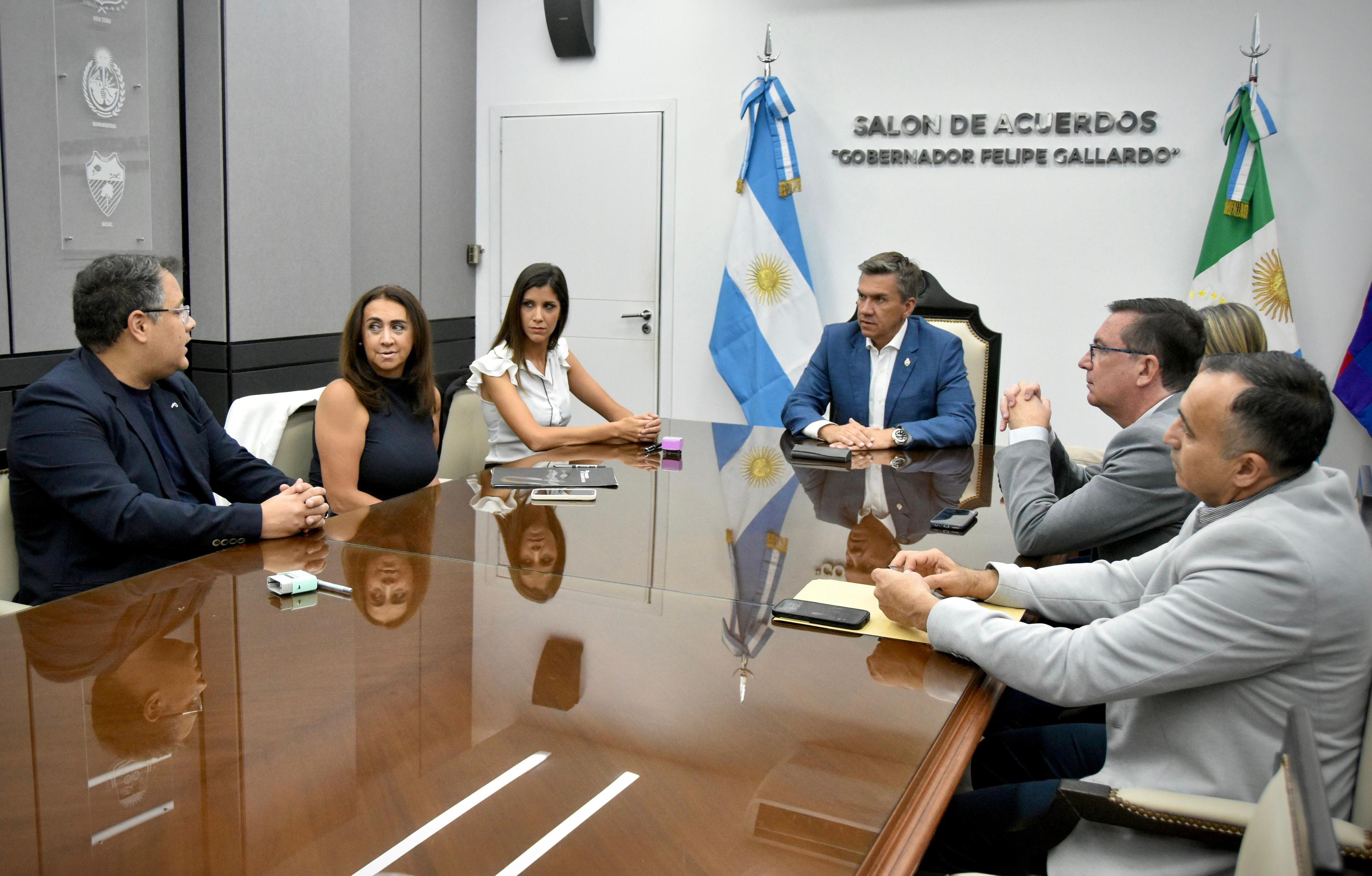 *EL GOBIERNO PROVINCIAL Y LA UNIVERSIDAD DE LA CUENCA DEL PLATA FIRMARON UN CONVENIO DE COOPERACIÓN*
