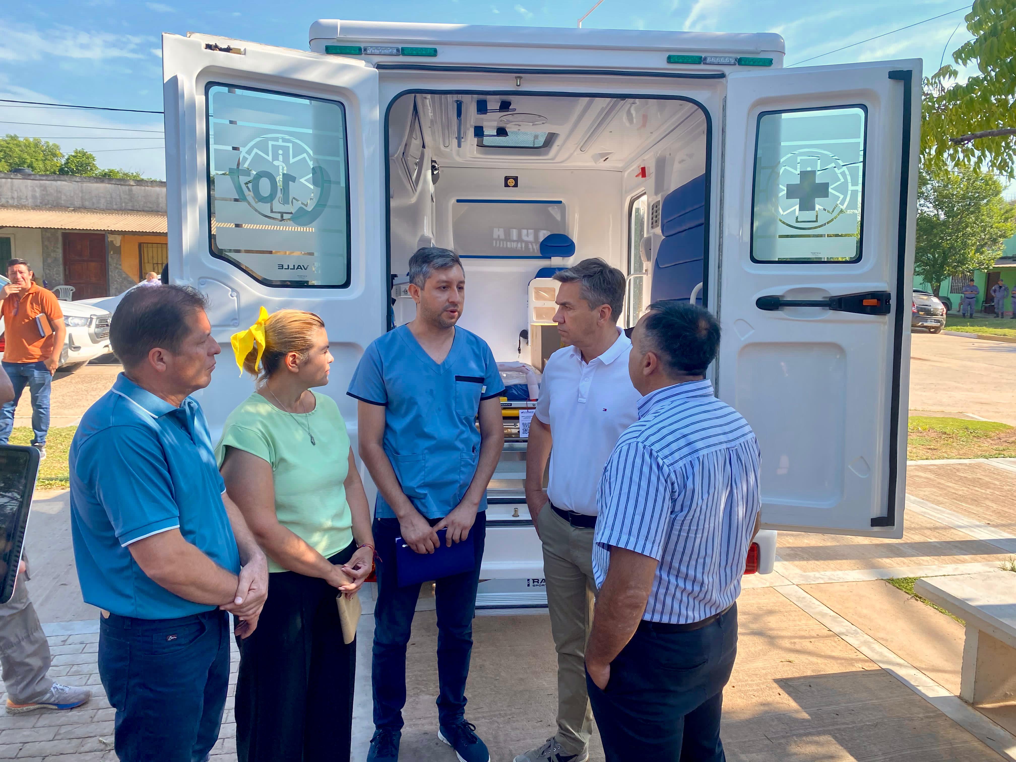 Pampa del indio:el gobernador zdero encabezó el operativo sanitario de abordaje territorial y entrego una ambulancia para la zona 
