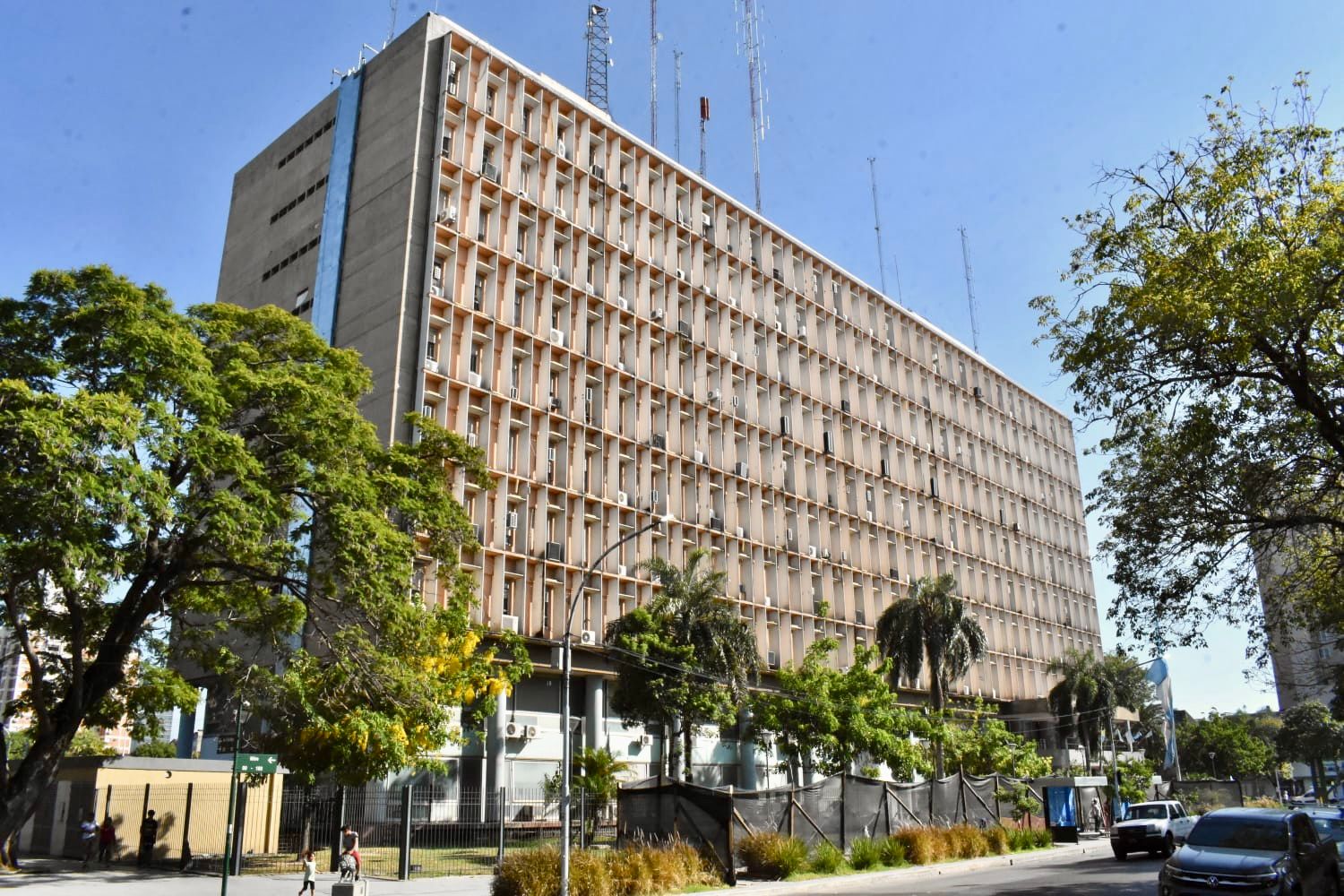 *ACTUALIZACIÓN SALARIAL Y ESFUERZO PROVINCIAL EN UN CONTEXTO ECONÓMICO COMPLEJO*  