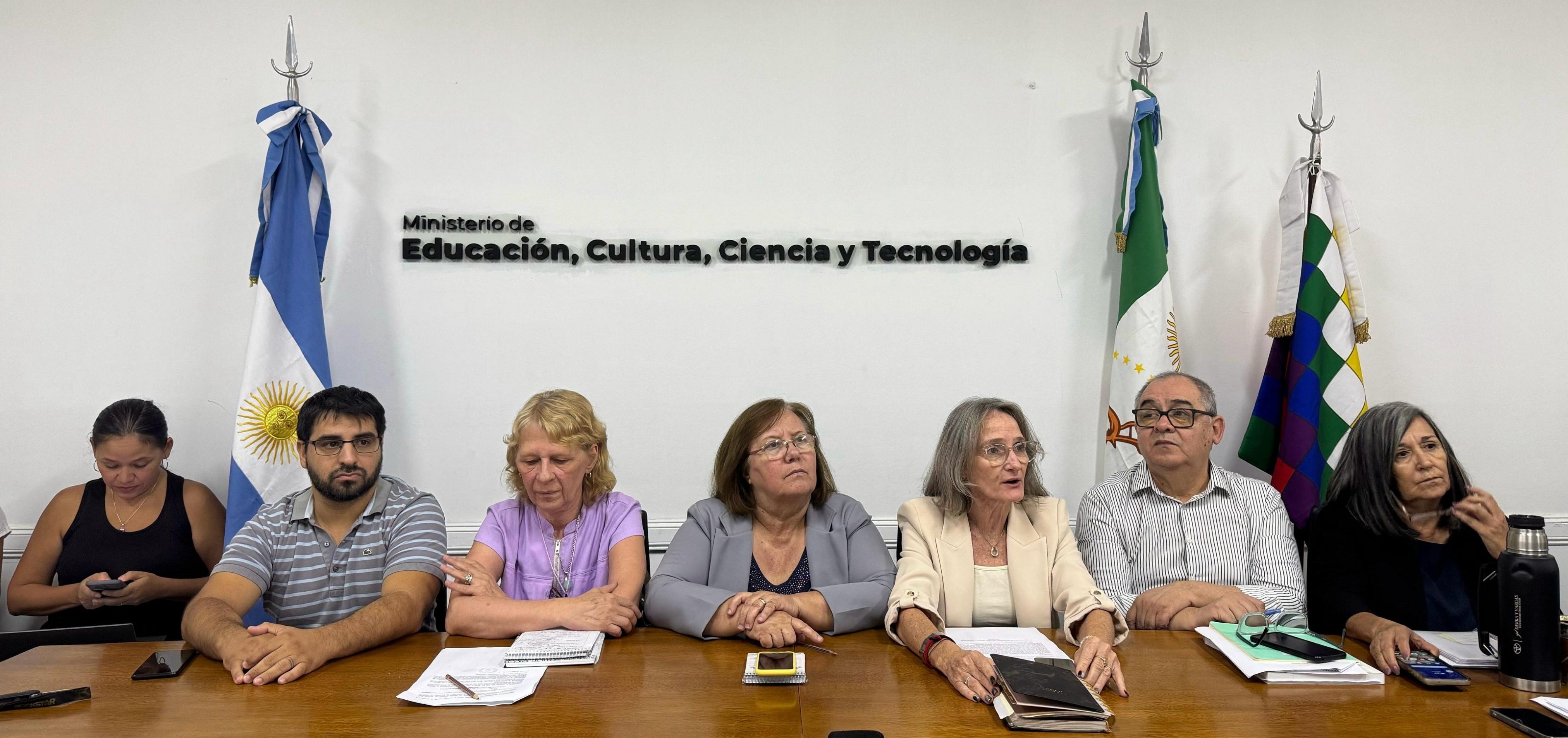 EDUCACIÓN: AUTORIDADES Y MIEMBROS  DE LAS JUNTAS DE CLASIFICACIÓN SE REUNIERON POR LA IMPLEMENTACIÓN DE TÍTULOS DIGITALES