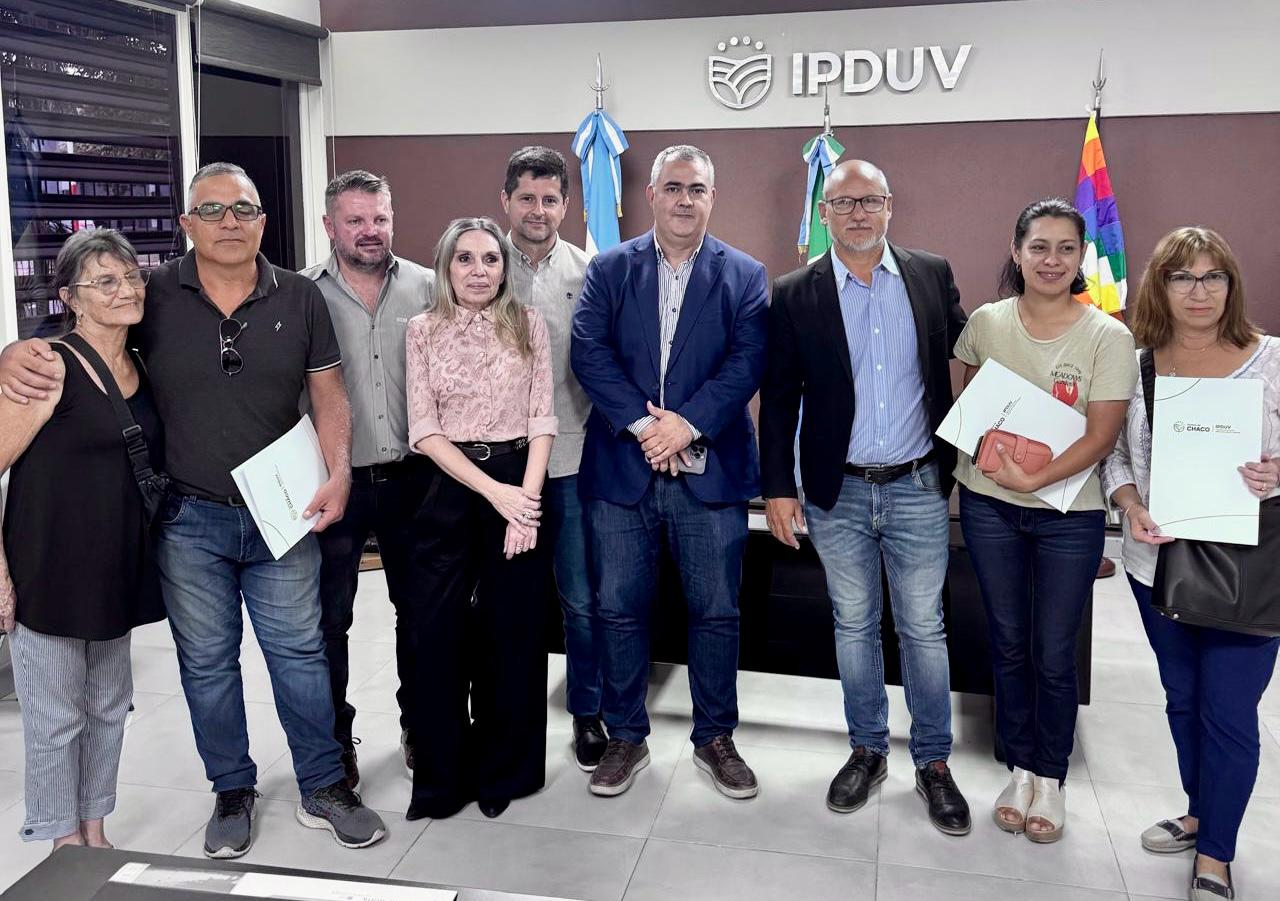 ÁREA METROPOLITANA: EL IPDUV ENTREGÓ CRÉDITOS DE “CHACO A LA OBRA”
