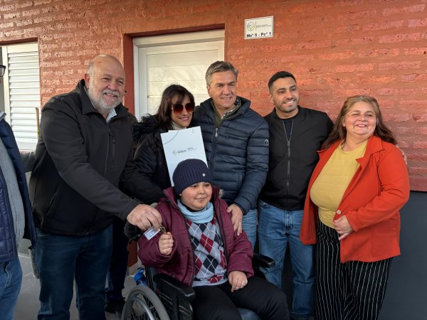 *UN NUEVO COMIENZO: FAMILIAS DE CORONEL DU GRATY ACCEDIERON A SU VIVIENDA PROPIA*