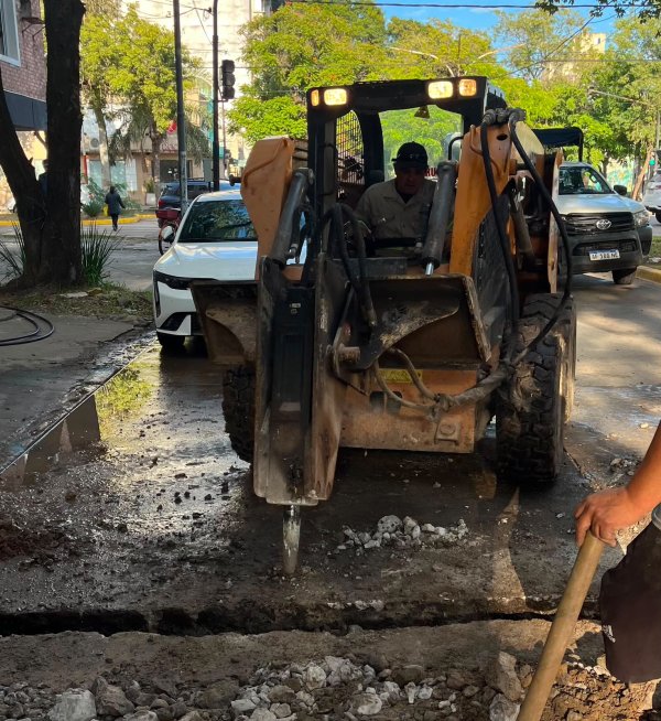 *SAMEEP INTENSIFIC&Oacute; TRABAJOS DE AGUA POTABLE Y SANEAMIENTO EN DISTINTOS SECTORES DE RESISTENCIA*