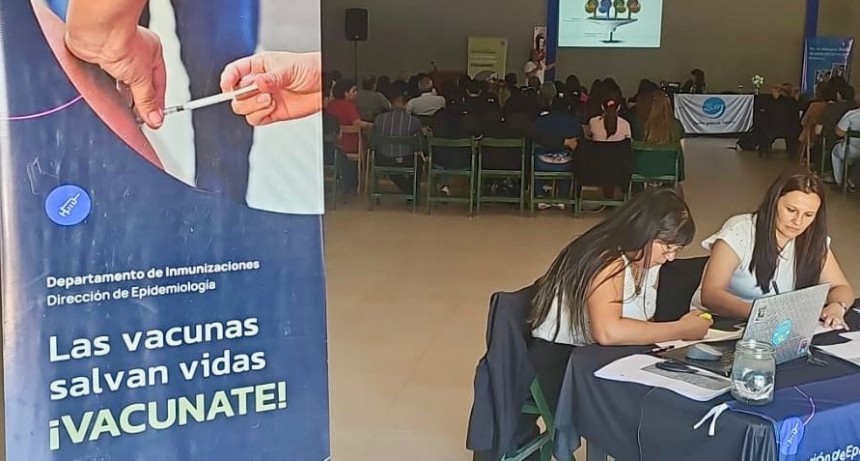 CASTELLI: EL MINISTRO DE SALUD ENCABEZÓ EL ACTO POR EL DÍA DEL VACUNADOR PROVINCIAL Y VALORÓ SU ROL EN LA SALUD DE LOS CHAQUEÑOS 