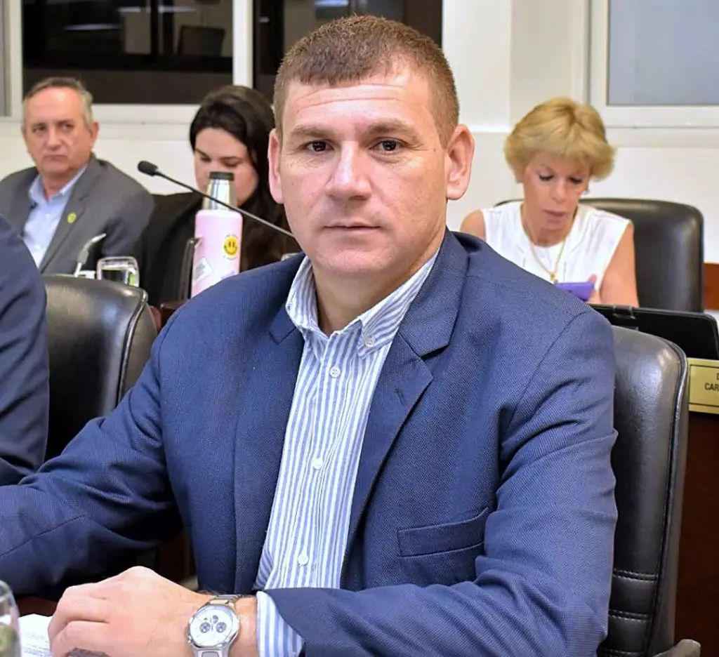 Lazzarini cruzó a pio Sander: 